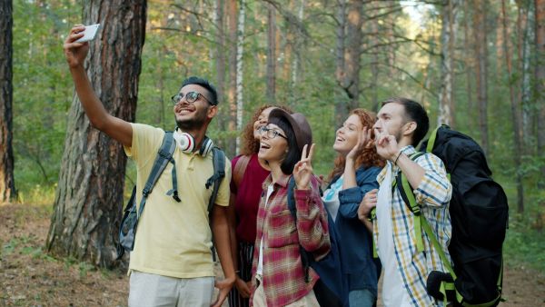 Quels sont les impacts des réseaux sociaux sur les destinations touristiques ?